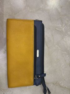 Bifold Zipper Wallet