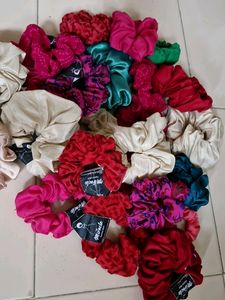 20 Scrunchies
