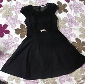 Elegant Black Cap Sleeve Dress