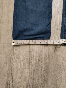 Ma5689 Signature jeans waist 32 inches