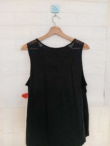 Chic Black Lace Detail Sleeveless Top