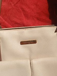 pantaloons Cream laptop handbag