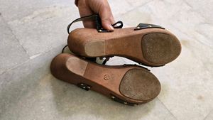 Stylish Flat Sandals with Anklets