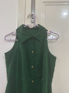 green dress