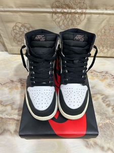 Air Jordan 1 Retro High-Bleached Coral
