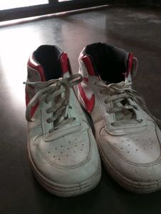 Nike White &amp; Red Sneakers