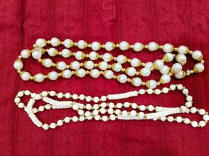 4 Pearl Necklaces with velvet pouch