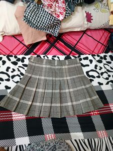 Gray Plaid Pleated Mini Skirt
