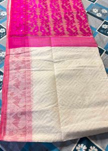 Elegant Pink &amp; White Dhakai Jamdani