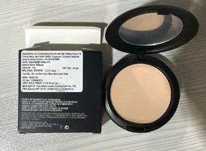 MAC Studio Fix Powder Plus Foundation NC20