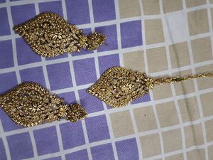 Diamond Shape Mang tika with Earrings