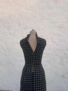 Chic Checked Sleeveless Dress