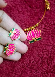 Elegant Lotus Design Necklace & Earring Set
