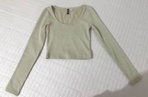 H&amp;M ribbed Long Sleeve Cropped Top