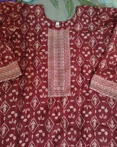 Maroon Printed Kurta Set With Tiki Work