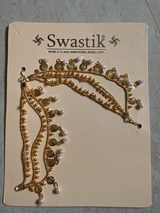 Elegant Gold-Tone ear chain maati with Pearls