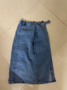 Stylish Denim Midi Skirt with Button Detail