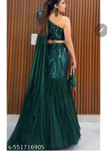 Stunning  One-Shoulder crop top with fishcut skirt