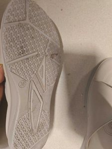 VEILLE Women's Grey Buckle Sandals