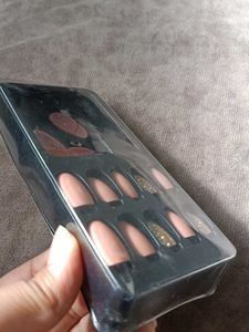 Press-On Nails - Nude &amp; Glitter