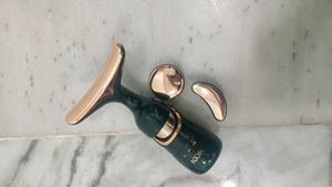 KDK 4D Lifting Massager + FREE Derma Co Serum