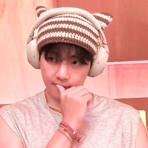 🤎🤍Cat-Ear Beanie 💜