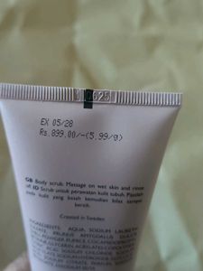 Oriflame Smoothing Body Scrub