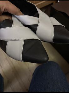 Roadster Women's Colorblocked Ballerinas