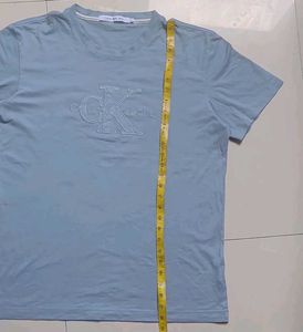 🚫 Price Drop Calvin Klein Jeans T-Shirt