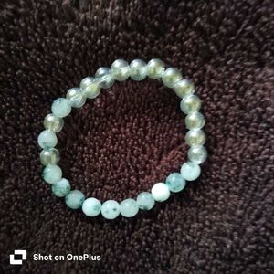 Aestheic bead bracelets for chic look