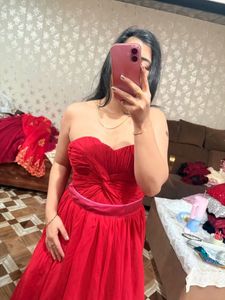 Stunning Red Strapless trail Gown🎀❤️🦋