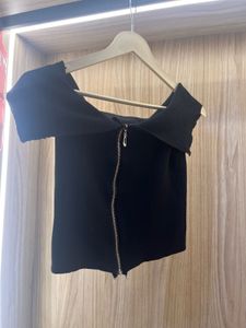 Chic Black Off-Shoulder Zipper Top