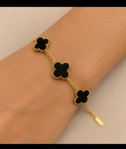 Clover Bracelet - Elegant &amp; Chic