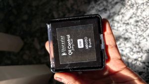 Character Oil Control Setting Powder