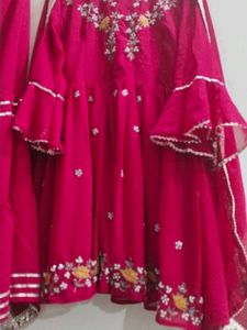 Stunning rose pink Embroidered Kurta Set