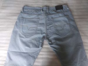 Men's Light Wash Jeans
