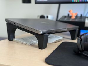 Laptop stand for MacBook Pro 13"/14"