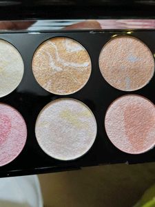 blusher with Highlighter Palette