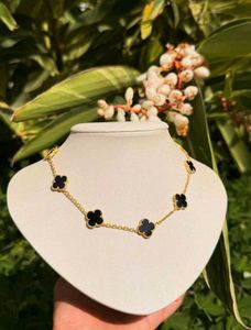 Elegant Clover Necklace