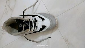 Unisex Sports Shoes.