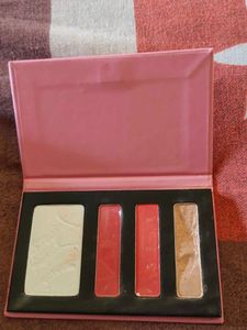 MyGlamm Face Makeup Palette