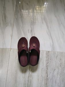 Stylish Maroon Flip-Flop Sandals