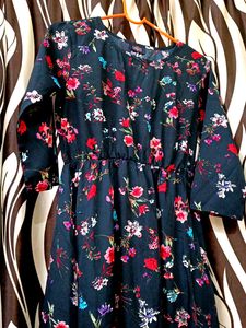 Floral Printed Round ⚫ Neck Calf length 3/4 Sleeve waist elastic attched cloth material crepe trendy womens dress