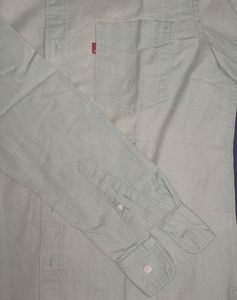 Levi's Men's Light Blue Button-Up Shirt