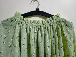 Sage 💚 Floral Off-Shoulder Blouse! 🍏