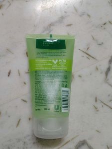 Simple Refreshing Facial Wash