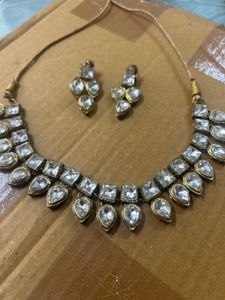 Elegant Kundan Necklace &amp; Earring Set