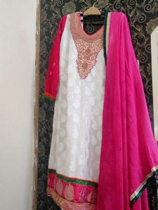 Elegant White Kurta with Pink Sleeves sets