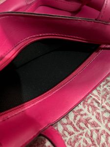💕Caprese Pink Shoulders Bag💕