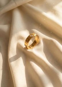 Elegant Gold Ring with Diamonds